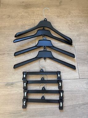8 pics Black Plastic Suit and Trouser Hangers - Multi-Pack